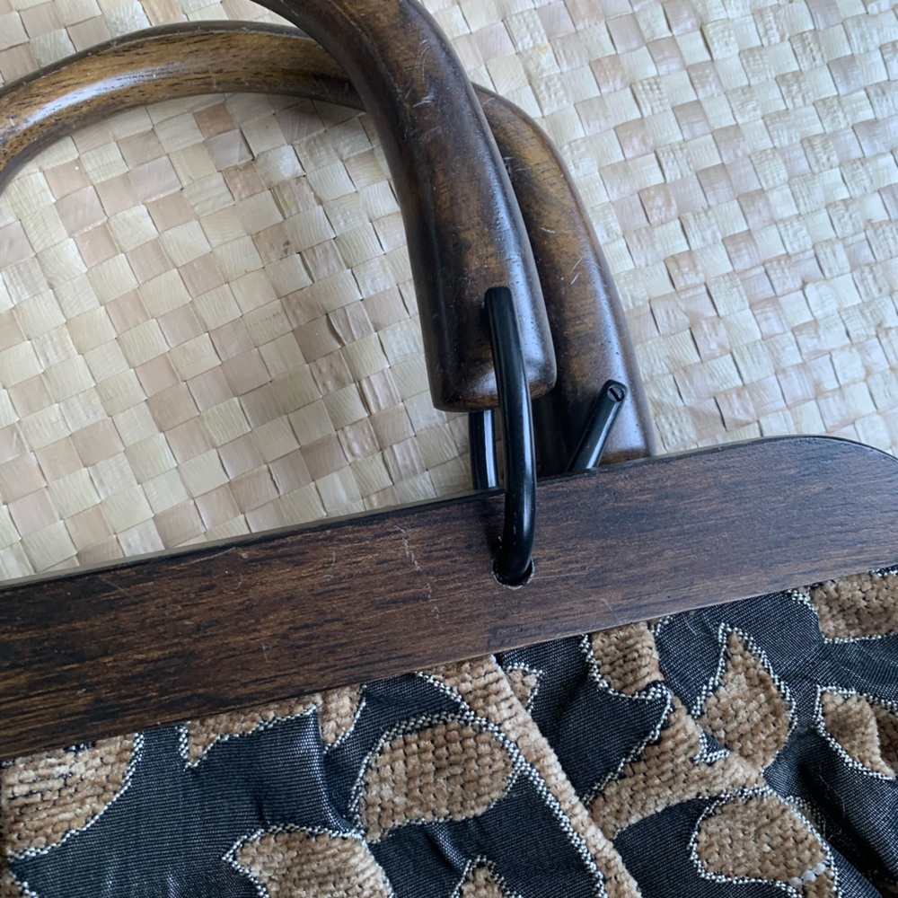 Beautiful Party Handbag - Picture 2 of 5